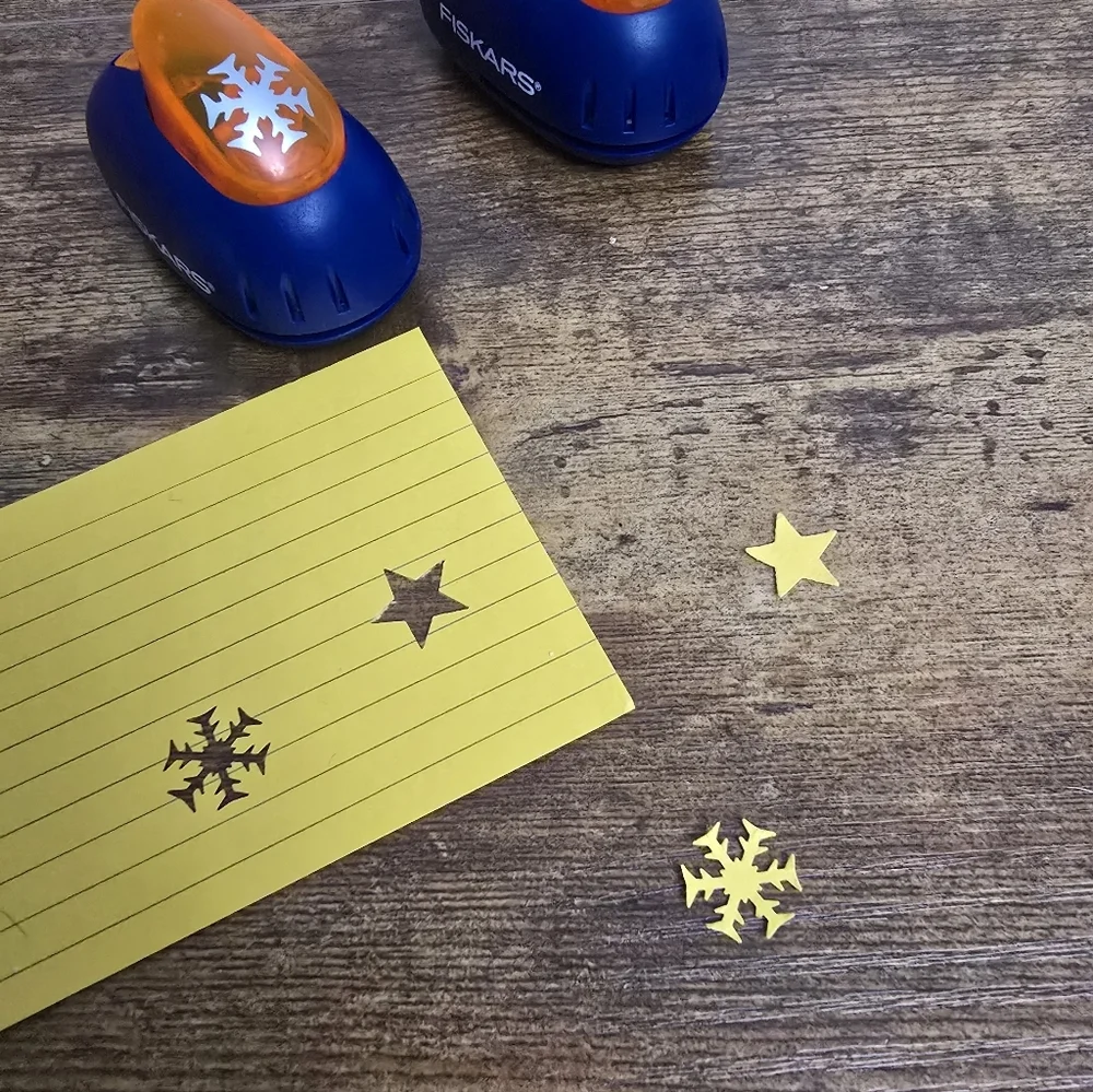 2 Fiskars Paper Punch Star And Snowflake
